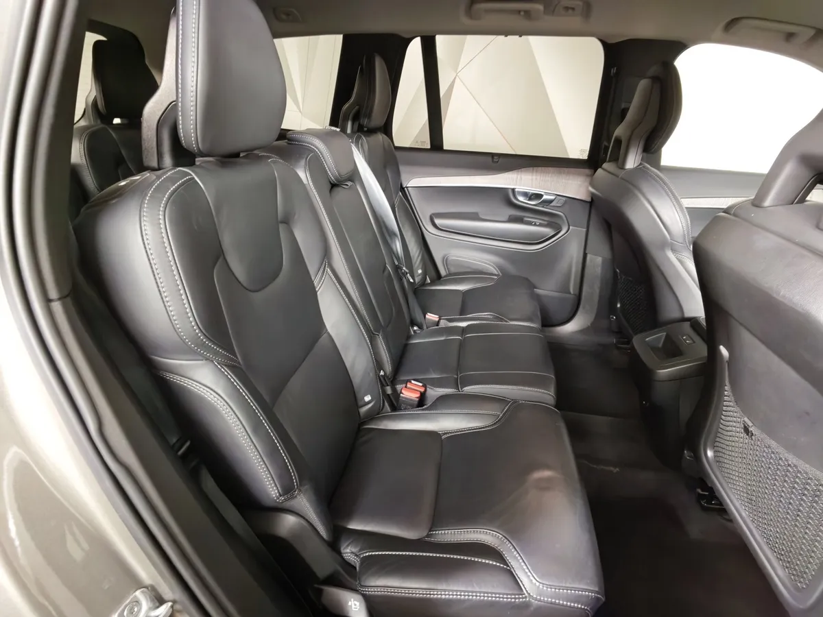 Volvo XC90 2.0 D5 Drive-E AT AWD (7 мест) (235 л.с.) Inscription Серый в АВИЛОН. Слайд №15