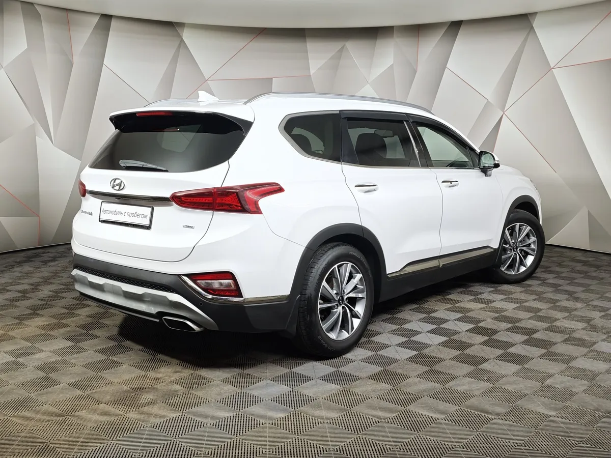 Hyundai Santa Fe 2.4 (188 л.с.) - 6AT Premier Белый в АВИЛОН. Слайд №2