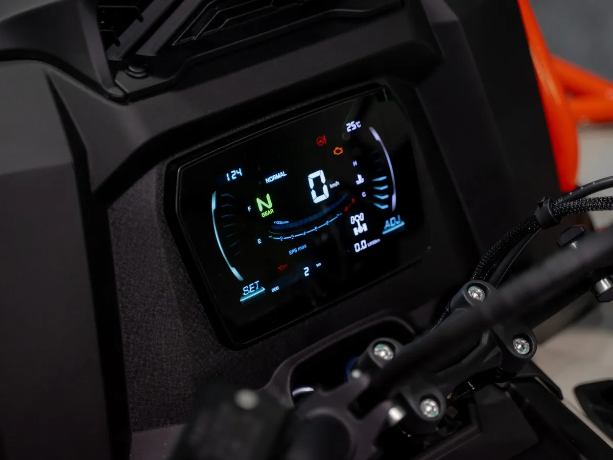 Loncin Xwolf 1000 976 см³ (98 л.с.) 98 976 Желтый в АВИЛОН. Слайд №10