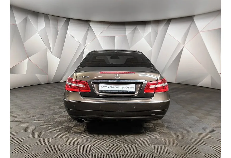 LIVE. Слайд №6