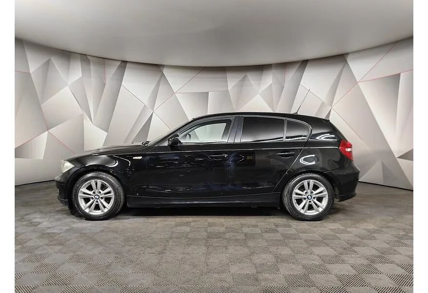 BMW 1 серия 116i AT (115 л.с.) Черный в АВИЛОН. Слайд №5