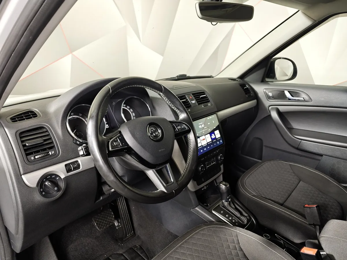 Skoda Yeti 1.6 AT (110 л.с.) Белый в АВИЛОН. Слайд №18