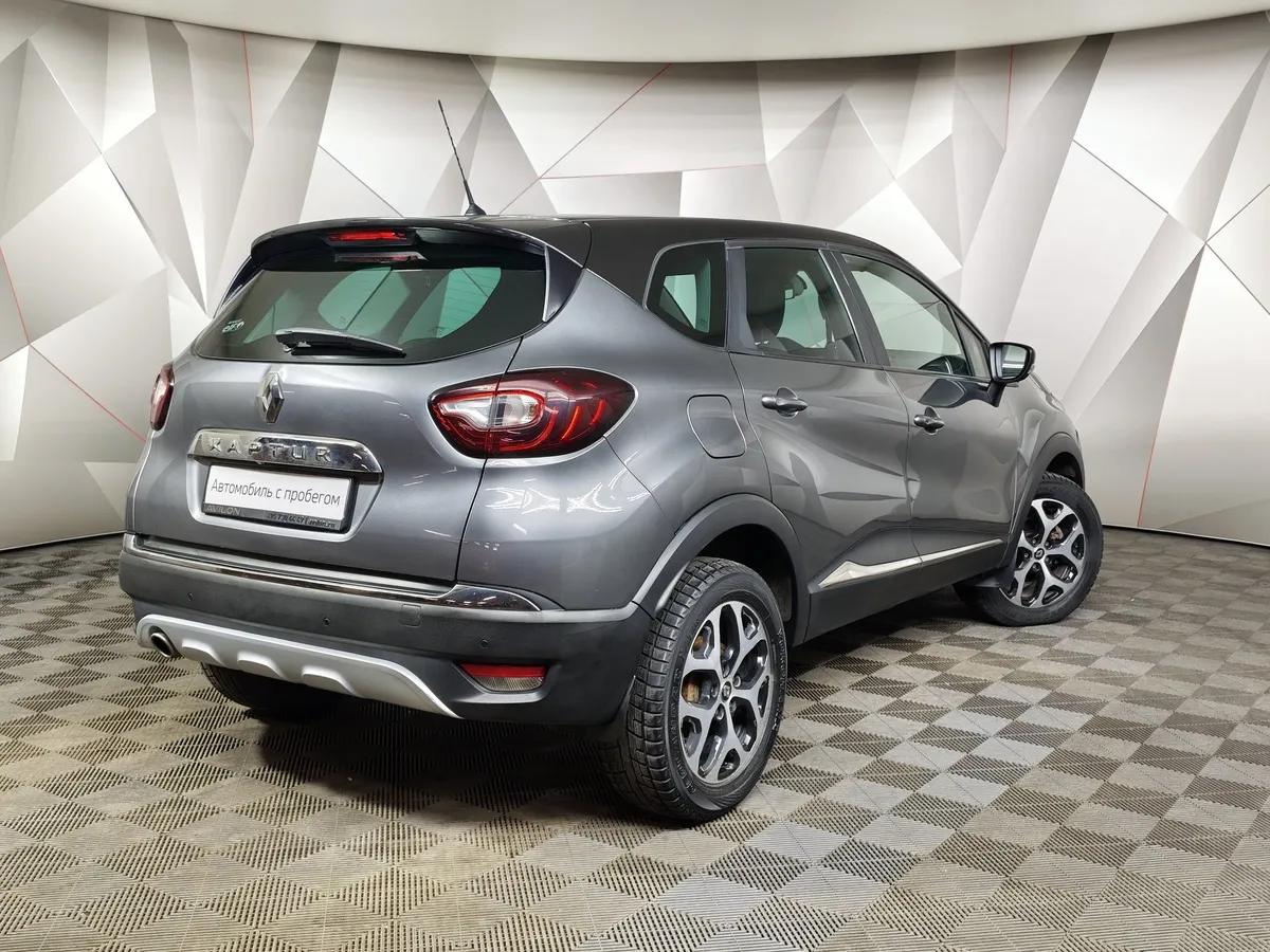 Renault Kaptur 2.0 AT AWD (143 л.с.) Серый в АВИЛОН. Слайд №2