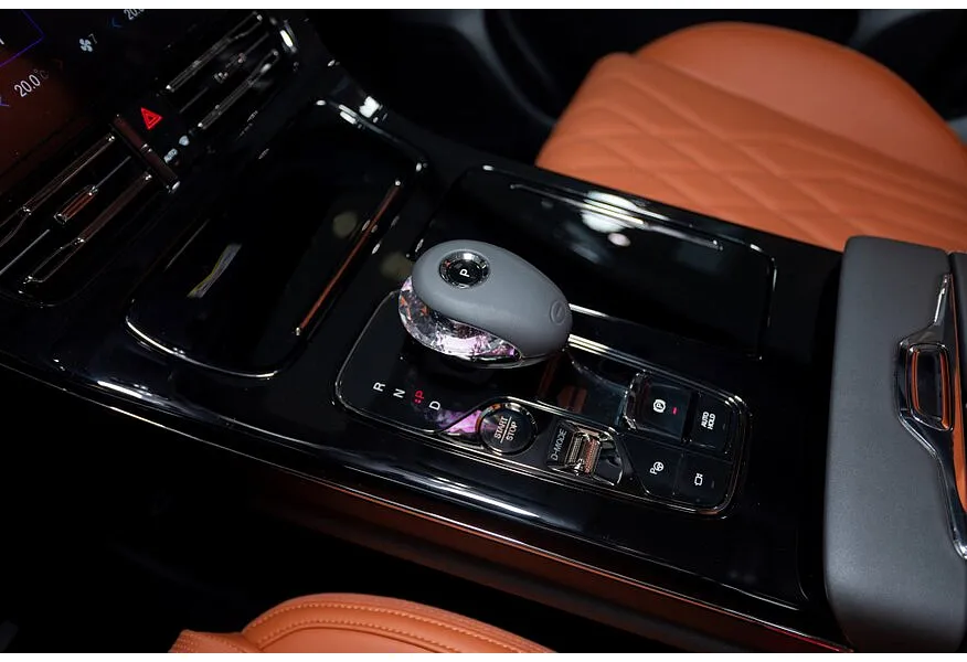 GAC M8 2.0T AT (231 л.с.) 4 места Lounge Черный в АВИЛОН. Слайд №19