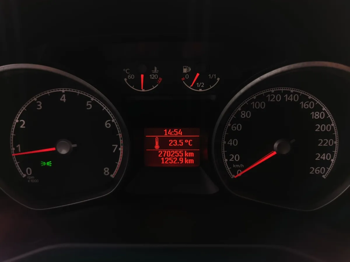 Ford Mondeo 2.0 MT (145 л.с.) Серый в АВИЛОН. Слайд №16