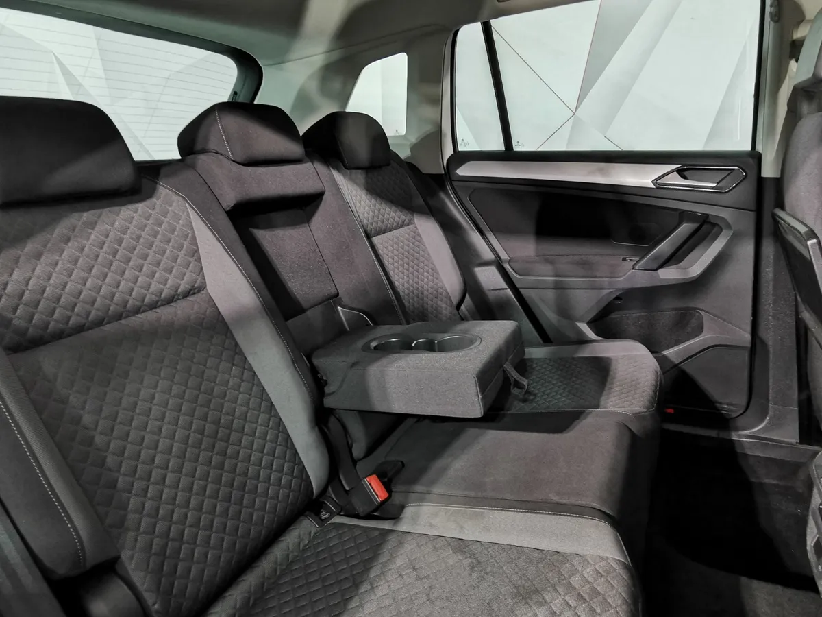 Volkswagen Tiguan 1.4 TSI BlueMotion DSG (150 л.с.) Avenue Белый в АВИЛОН. Слайд №16
