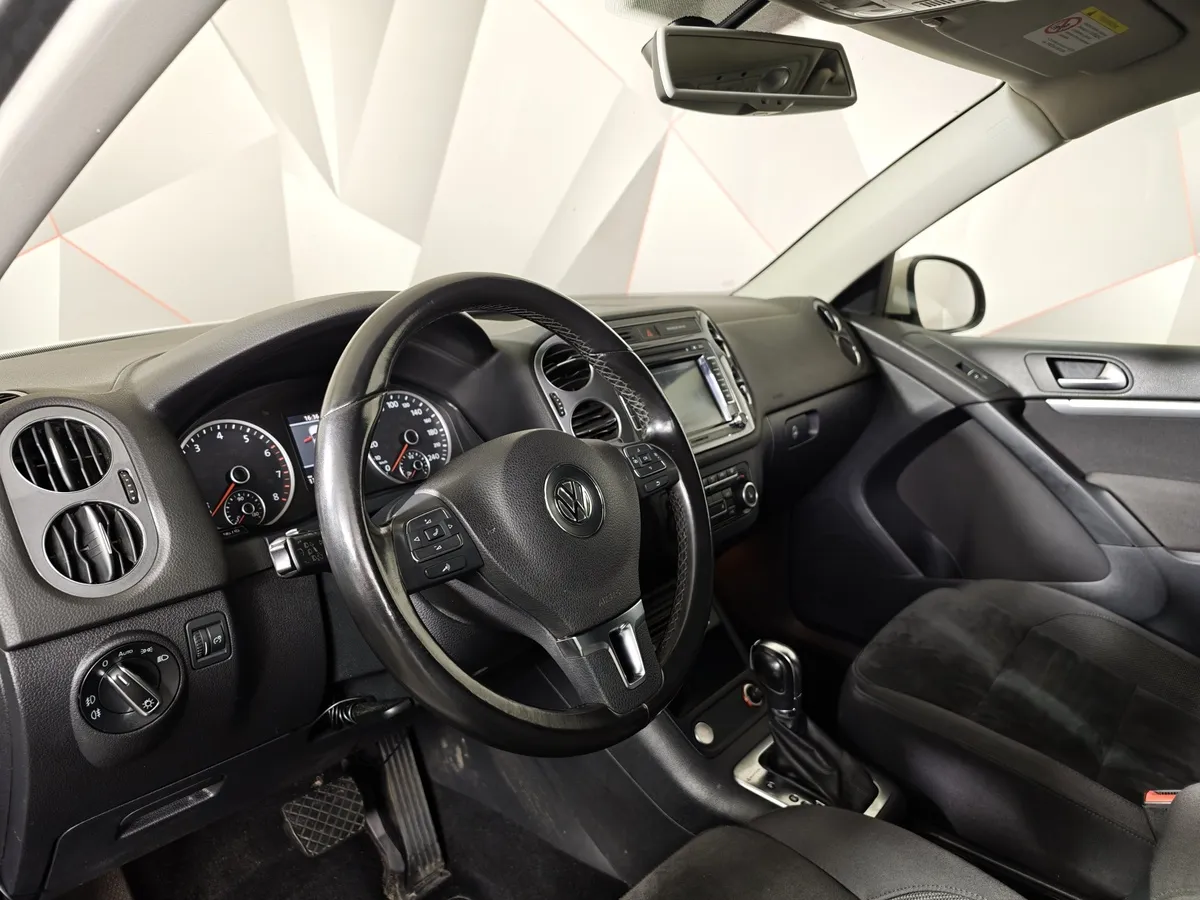 Volkswagen Tiguan 2.0 TSI 4Motion AT (170 л.с.) Track & Field Белый в АВИЛОН. Слайд №18