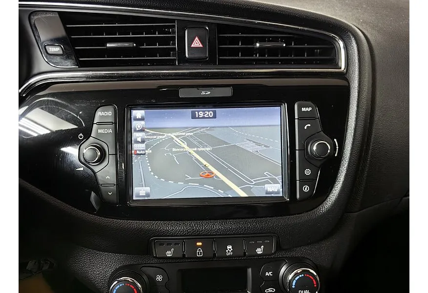 АВИЛОН - Kia Ceed 1.6 AT (130 л.с.) Comfort Красный - slide 13