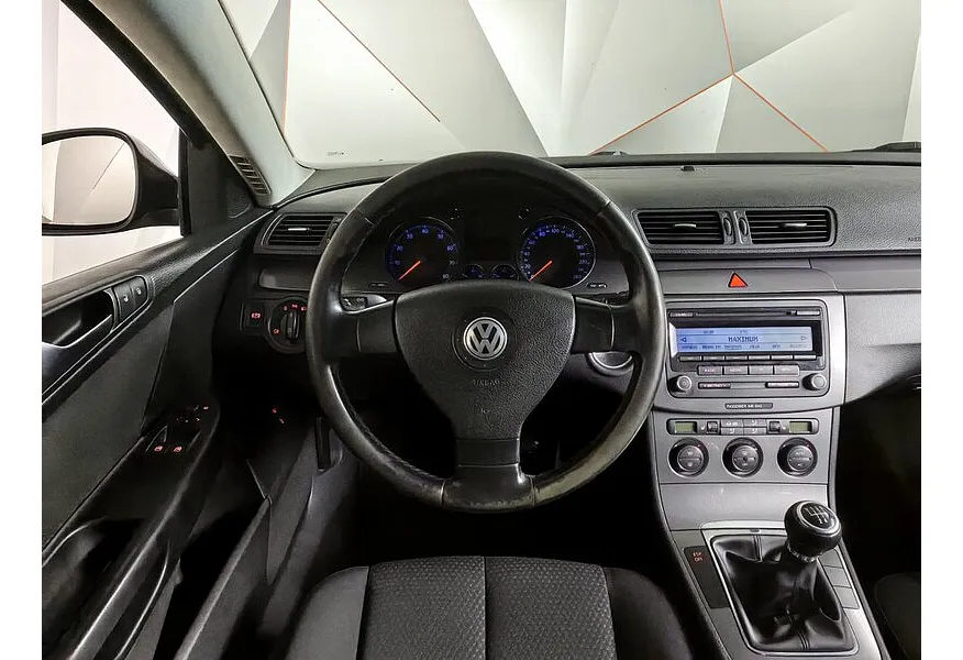 АВИЛОН - Volkswagen Passat 1.6 MPI MT (102 л.с.) Trendline Черный - slide 8