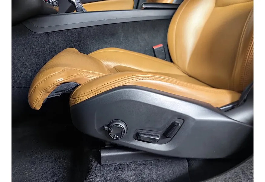 Volvo XC60 2.0 T6 AT AWD (320 л.с.) R-Design Синий в АВИЛОН. Слайд №18