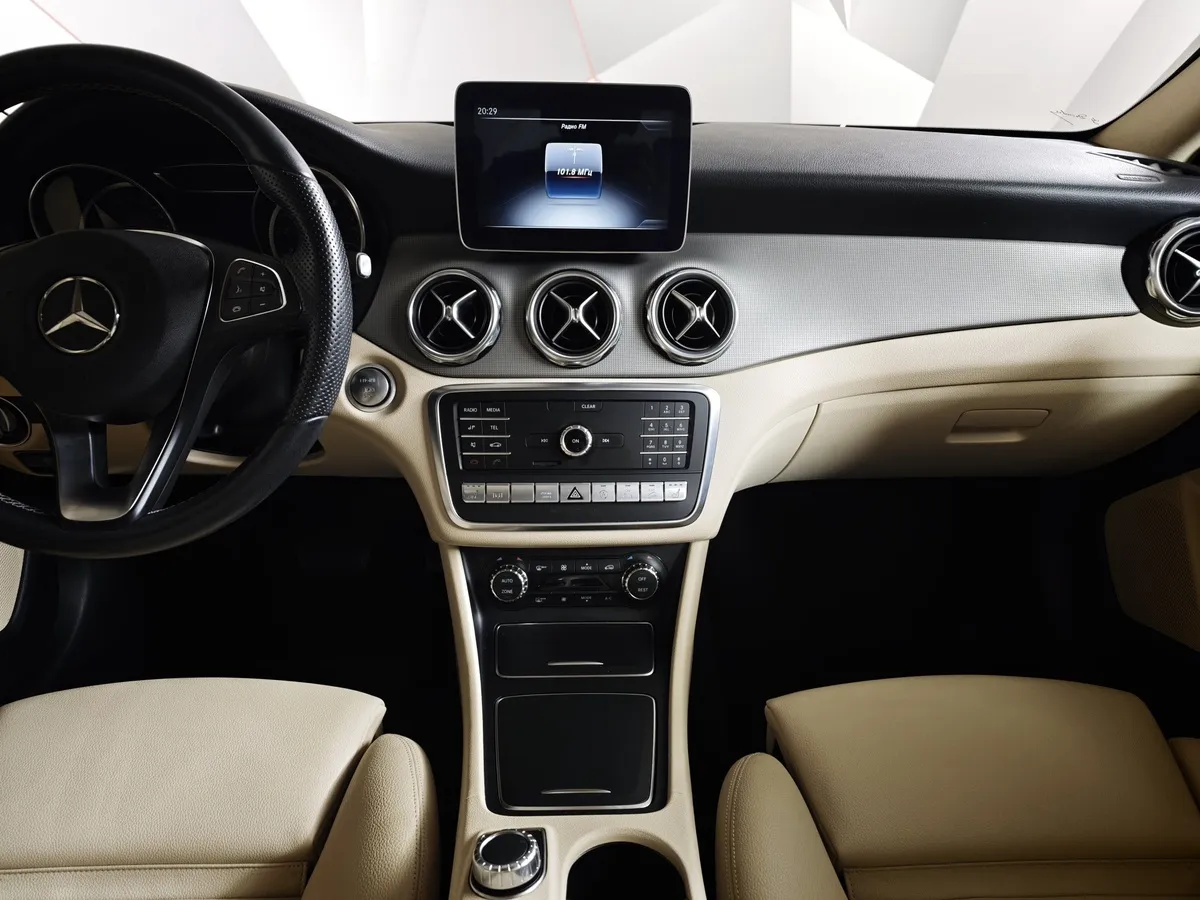 Mercedes-Benz GLA 250 7G-DCT 4MATIC (211 л.с.) Особая серия Коричневый в АВИЛОН. Слайд №15