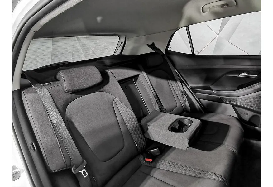 Hyundai Creta 1.6 AT (123 л.с.) Travel + Advanced Белый в АВИЛОН. Слайд №17