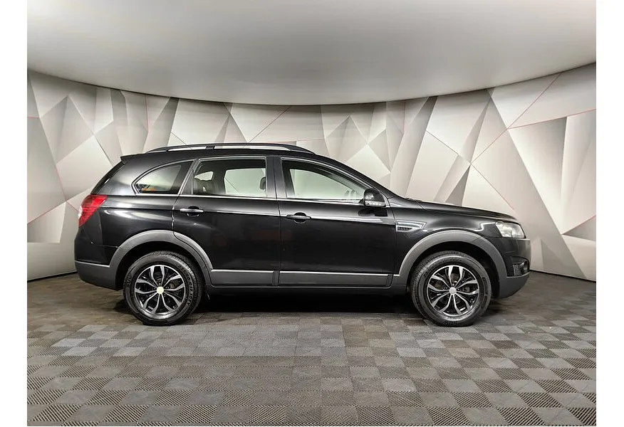 АВИЛОН - Chevrolet Captiva 2.4 MT (5 мест) (167 л.с.) LT Черный - slide 3