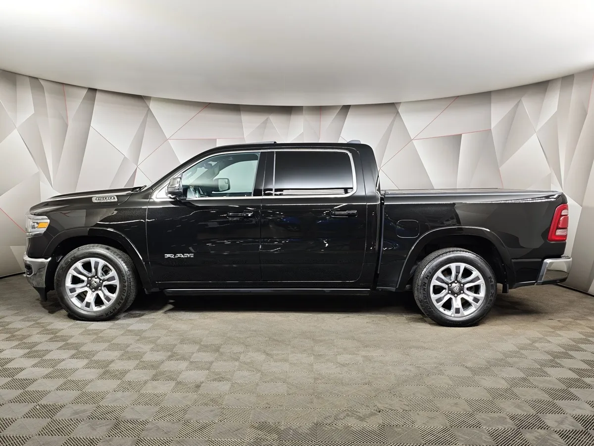 RAM 1500 5.7 AT 4x4 6'4" box (400 л.с.) Черный в АВИЛОН. Слайд №5