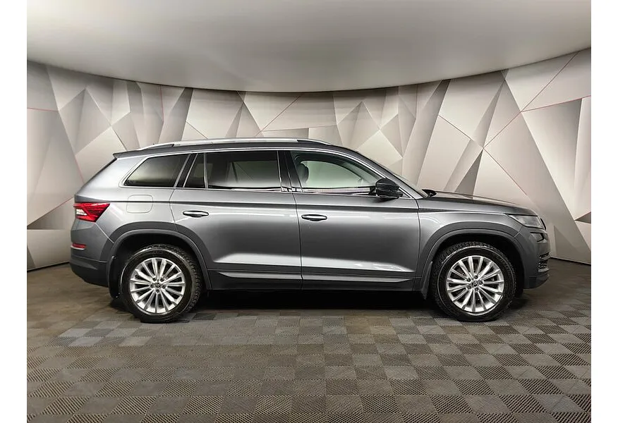 АВИЛОН - Skoda Kodiaq 2.0 TSI DSG 4X4 (180 л.с.) Серый - slide 3