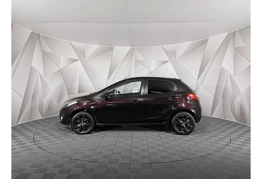 Mazda 2 1.5 AT (103 л.с.) Красный в АВИЛОН. Слайд №5