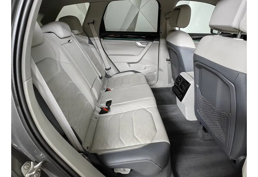 АВИЛОН - Volkswagen Touareg 2.0 TSI Tiptronic 4Motion (249 л.с.) Exclusive Серый - slide 12