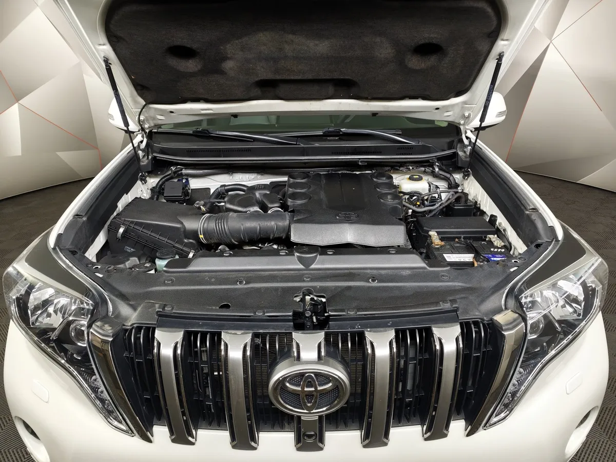 Toyota Land Cruiser Prado 4.0 AT 4WD (282 л.с.) Белый в АВИЛОН. Слайд №10