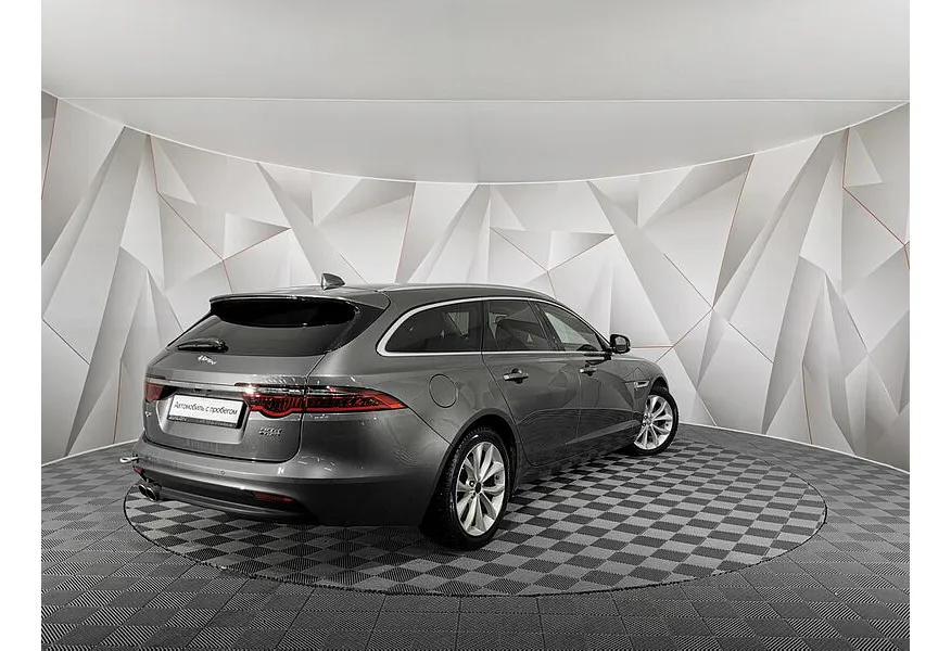 Jaguar XF 2.0 D AT AWD (240 л.с.) SE Серый в АВИЛОН. Слайд №2