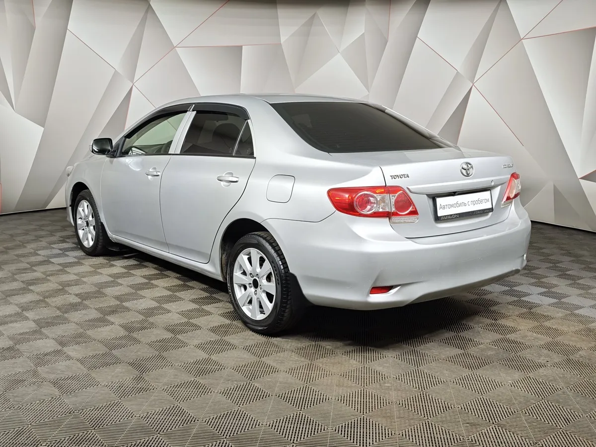 Toyota Corolla 1.6 MT (124 л.с.) Серебристый в АВИЛОН. Слайд №4