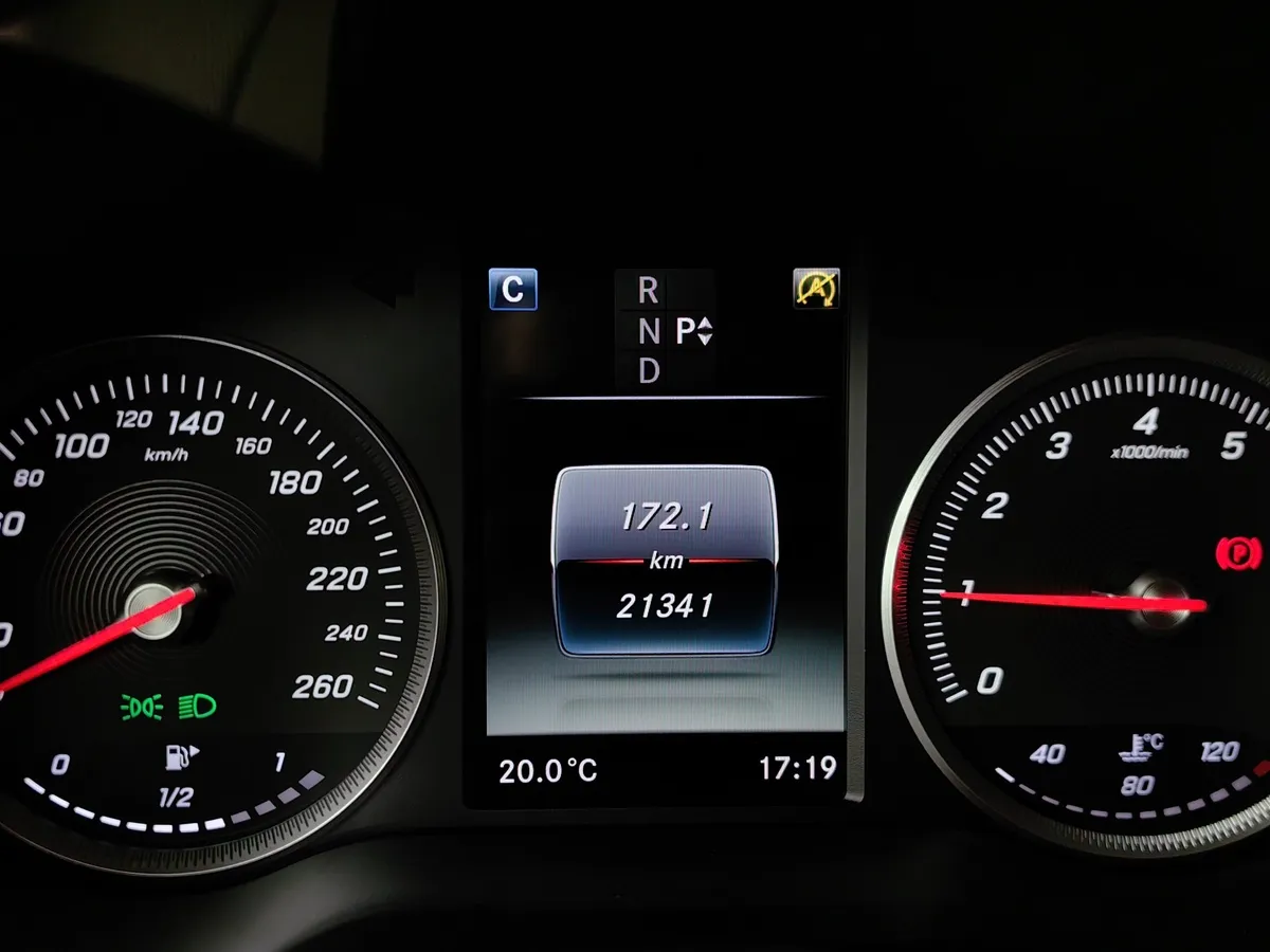 Mercedes-Benz GLC 250 9G-TRONIC 4MATIC (211 л.с.) Premium Белый в АВИЛОН. Слайд №18