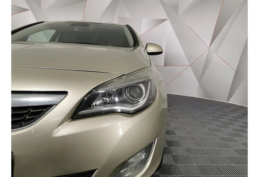 Opel Astra 1.6 AT (115 л.с.) Бежевый в АВИЛОН. Слайд №10