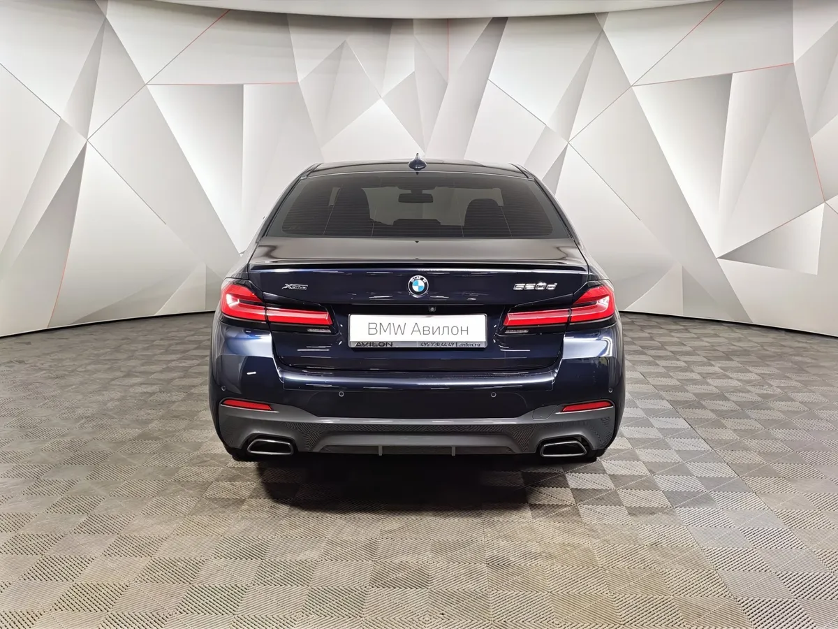 BMW 5 серия 520d xDrive Steptronic (190 л.с.) M Sport Черный в АВИЛОН. Слайд №4