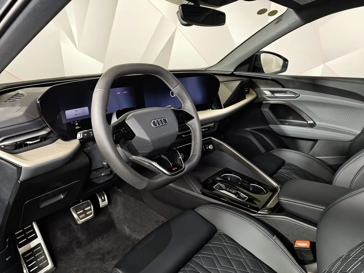 Audi Q5 L 2.0 40 TFSI S tronic quattro (272 л.с.) Серый в АВИЛОН. Слайд №19