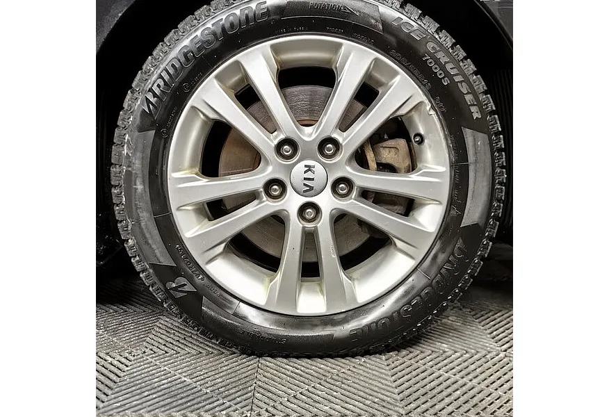 Kia Ceed 1.6 AT (129 л.с.) Черный в АВИЛОН. Слайд №9