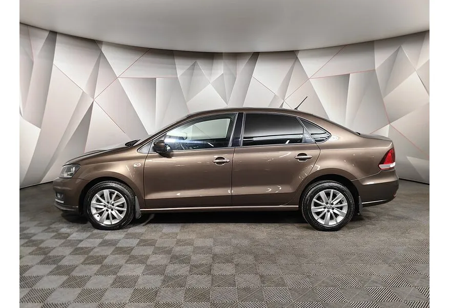 Volkswagen Polo 1.6 MPI AT (110 л.с.) Highline Коричневый в АВИЛОН. Слайд №5