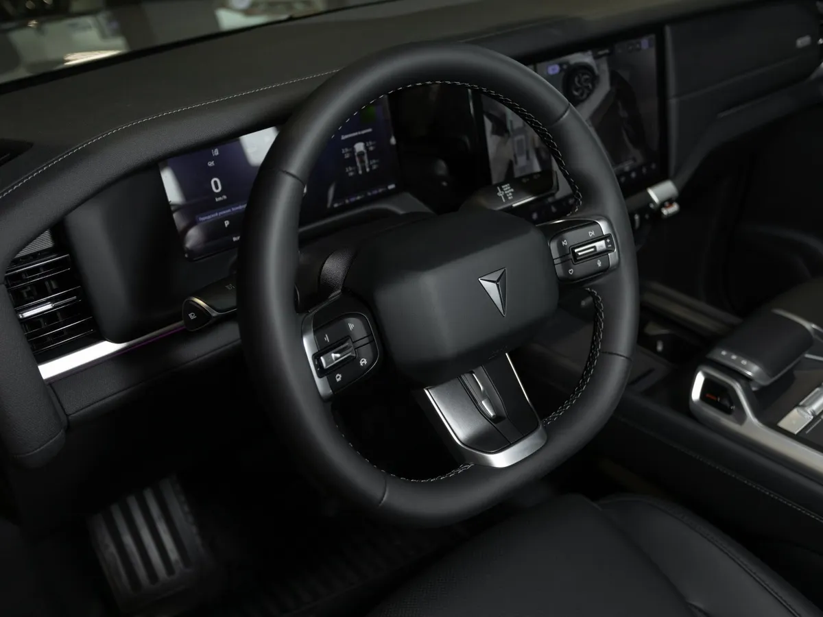 Deepal G318 1.5h AT 4WD (439 л.с.) Эверест Серебристый в АВИЛОН. Слайд №9
