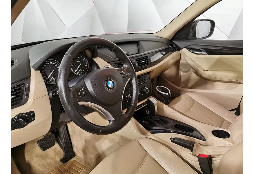 LIVE. Слайд №8