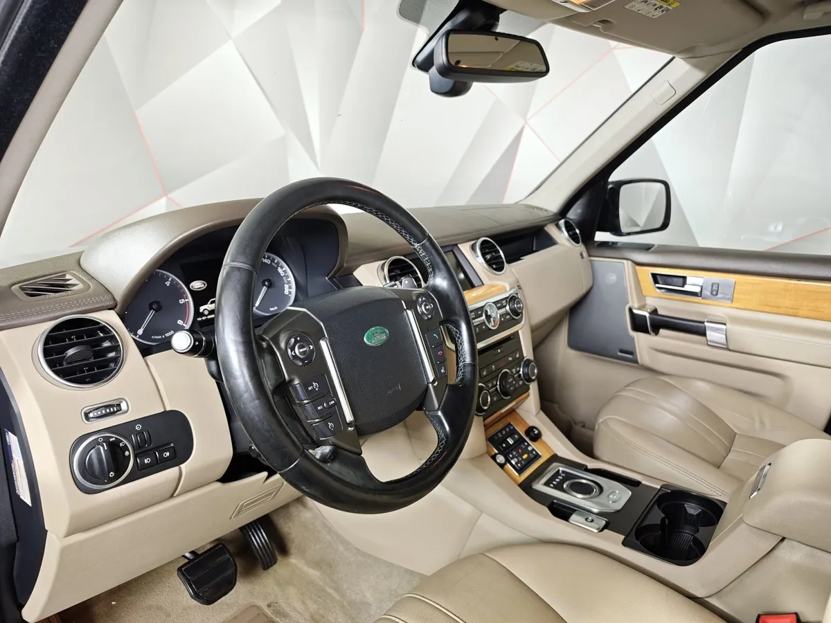 Land Rover Discovery 3.0 SDV6 4WD AT (252 л.с.) HSE Коричневый в АВИЛОН. Слайд №19