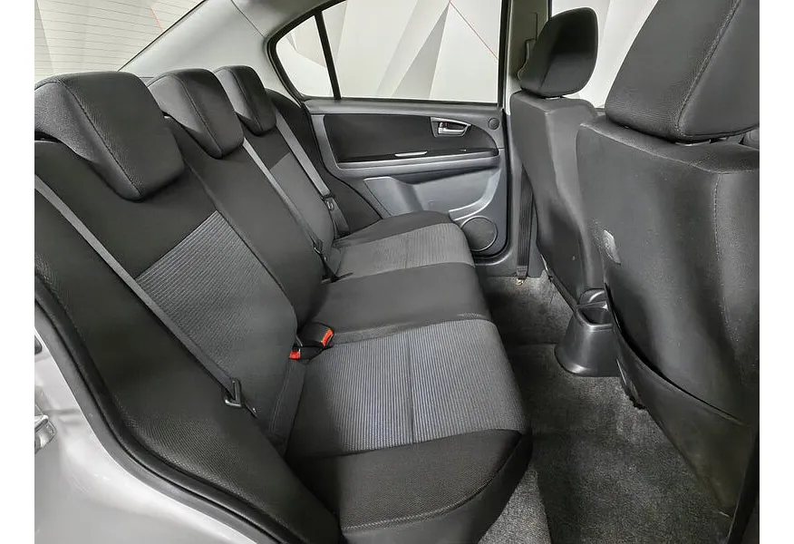 Suzuki SX4 1.6 MT (107 л.с.) Серебристый в АВИЛОН. Слайд №14