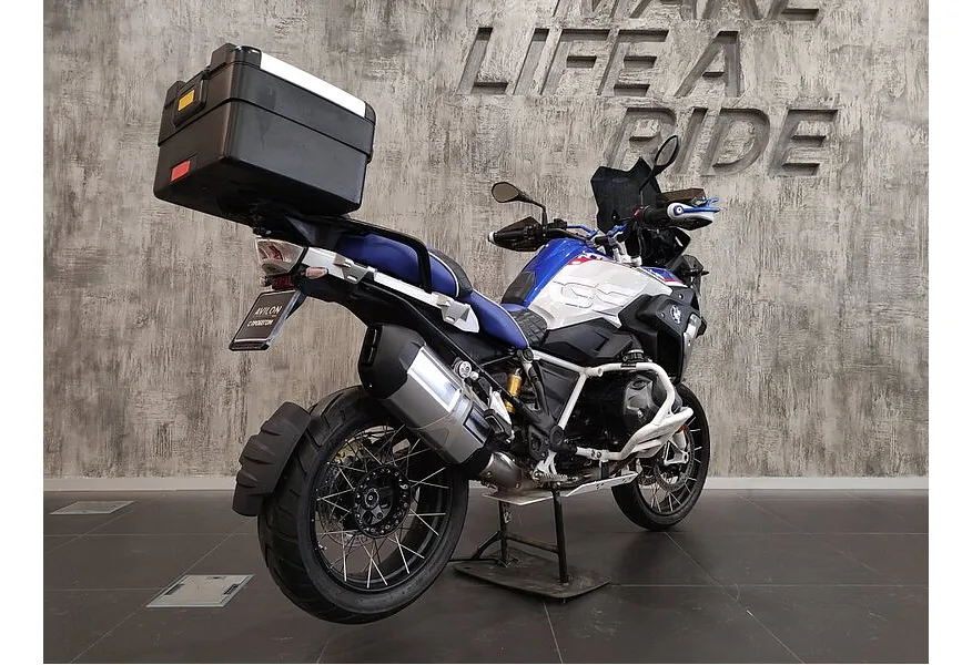 LIVE. Слайд №6