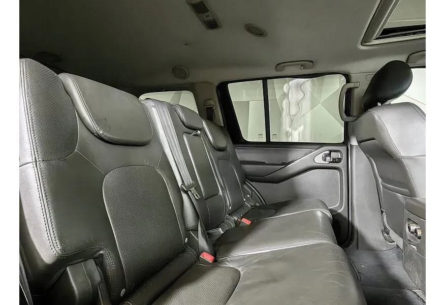 Nissan Pathfinder 2.5 dCi AT (174 л.с.) Серый в АВИЛОН. Слайд №16