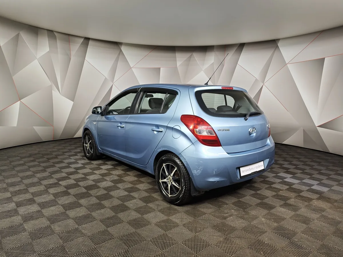 Hyundai i20 1.4 AT (101 л.с.) Голубой в АВИЛОН. Слайд №4