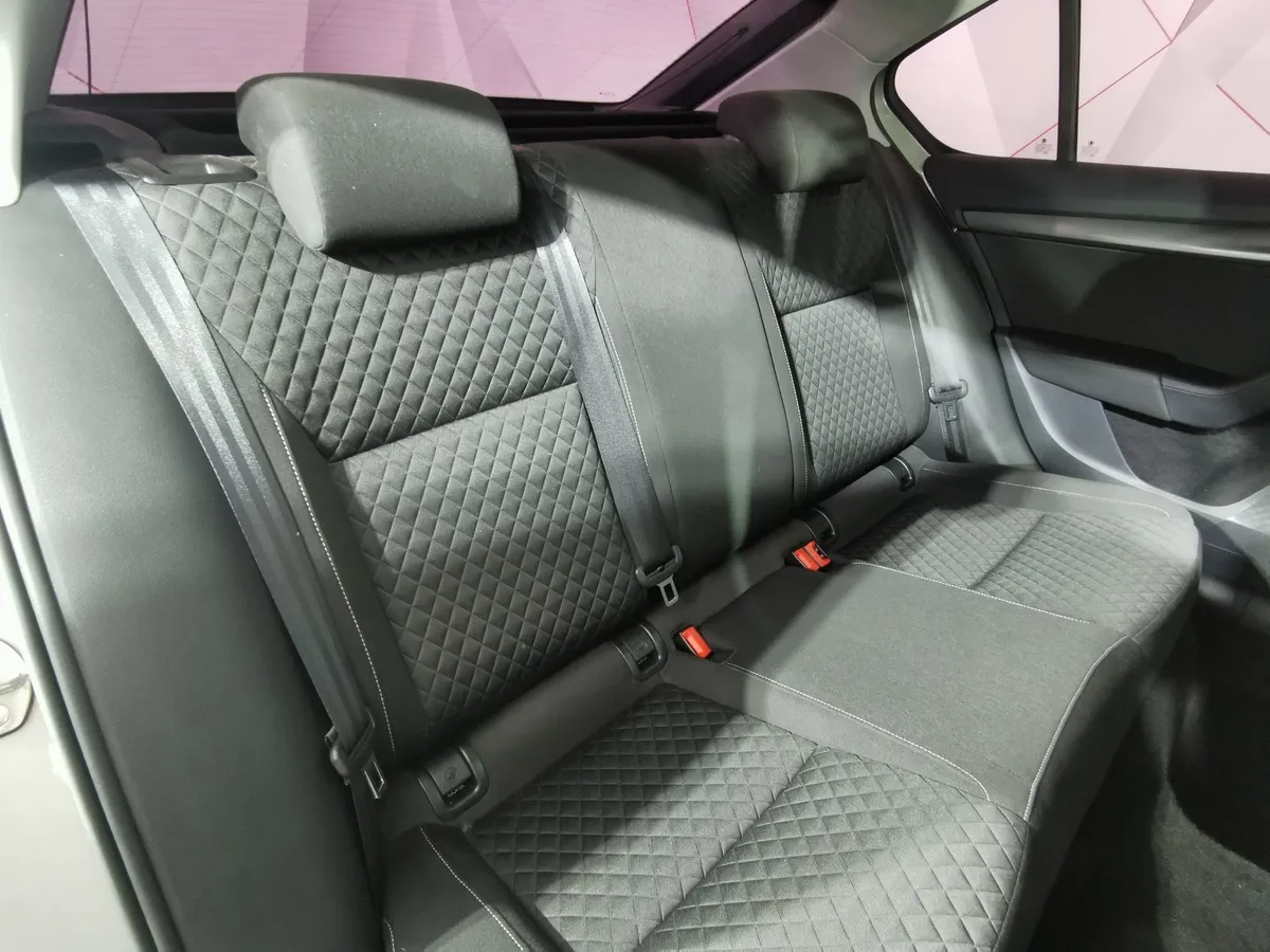 Skoda Octavia 1.6 MPI AT (110 л.с.) Бежевый в АВИЛОН. Слайд №16