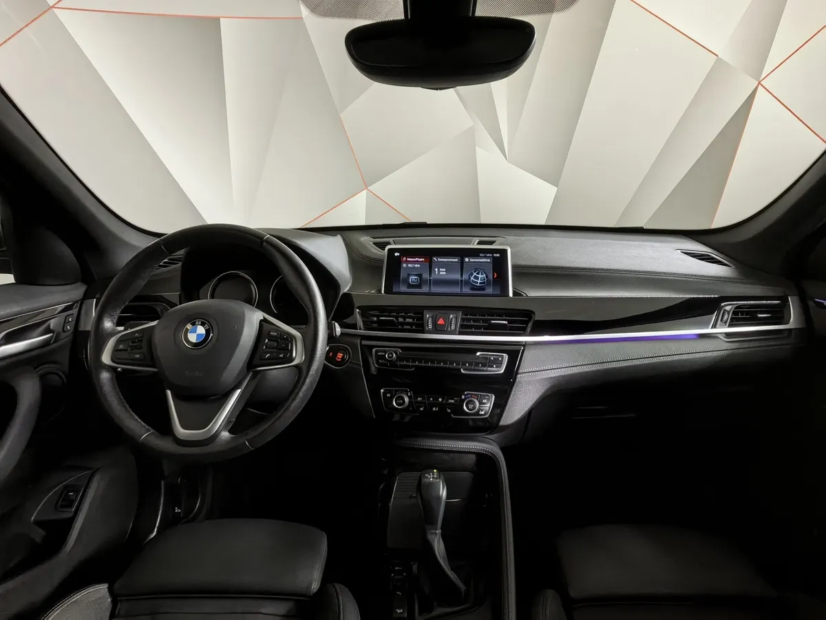 BMW X1 18d xDrive (150 л.с.) Sport Line Белый в АВИЛОН. Слайд №11