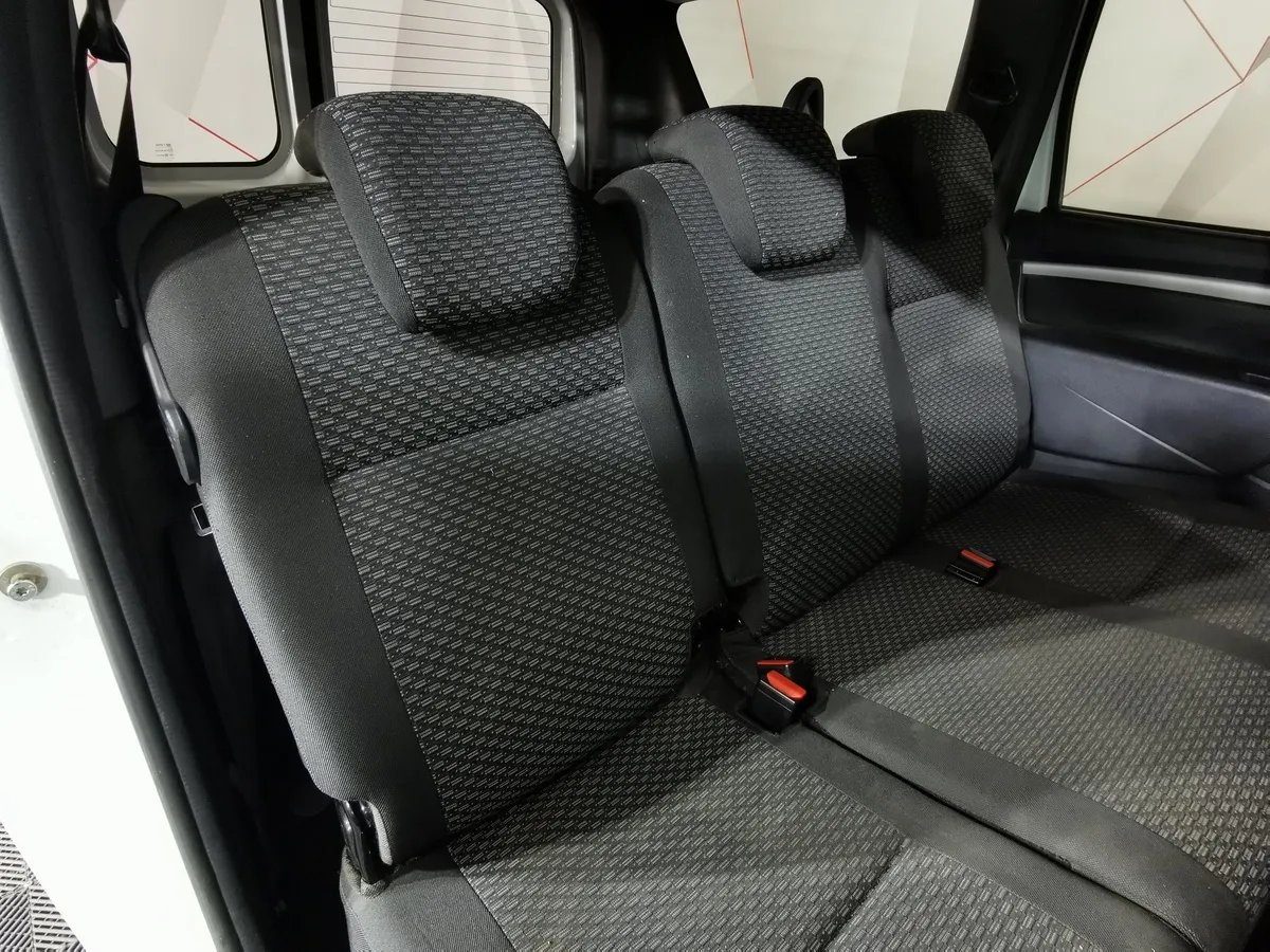 ВАЗ (Lada) Largus 1.6 MT 16 кл (5 мест) (102 л.с.) Белый в АВИЛОН. Слайд №16
