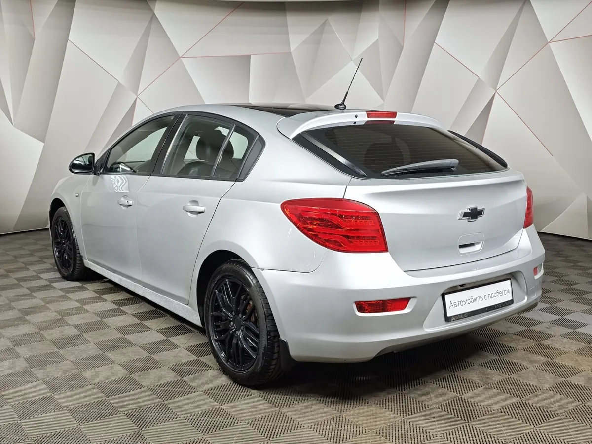 Chevrolet Cruze 1.6 MT (109 л.с.) Серебристый в АВИЛОН. Слайд №4