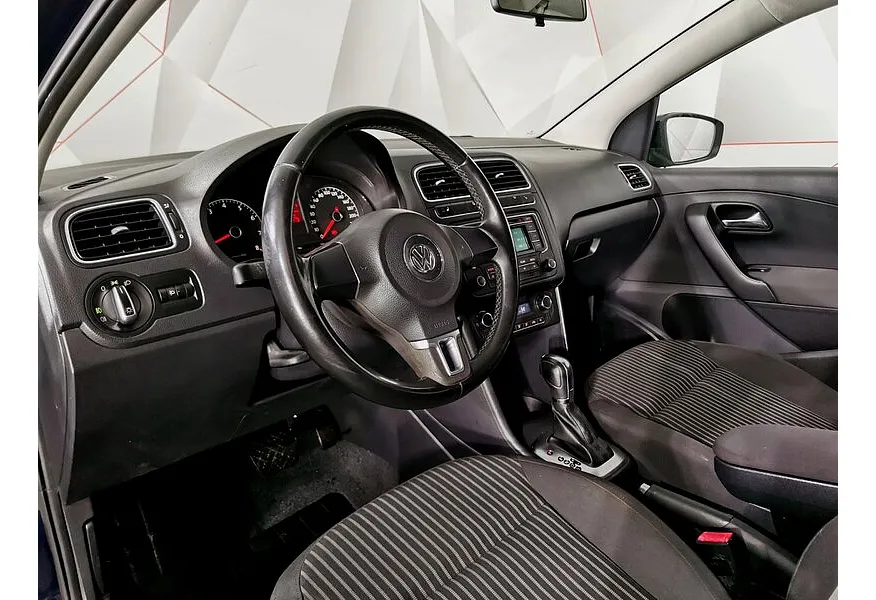Volkswagen Polo 1.6 MPI AT (110 л.с.) Highline Синий в АВИЛОН. Слайд №19