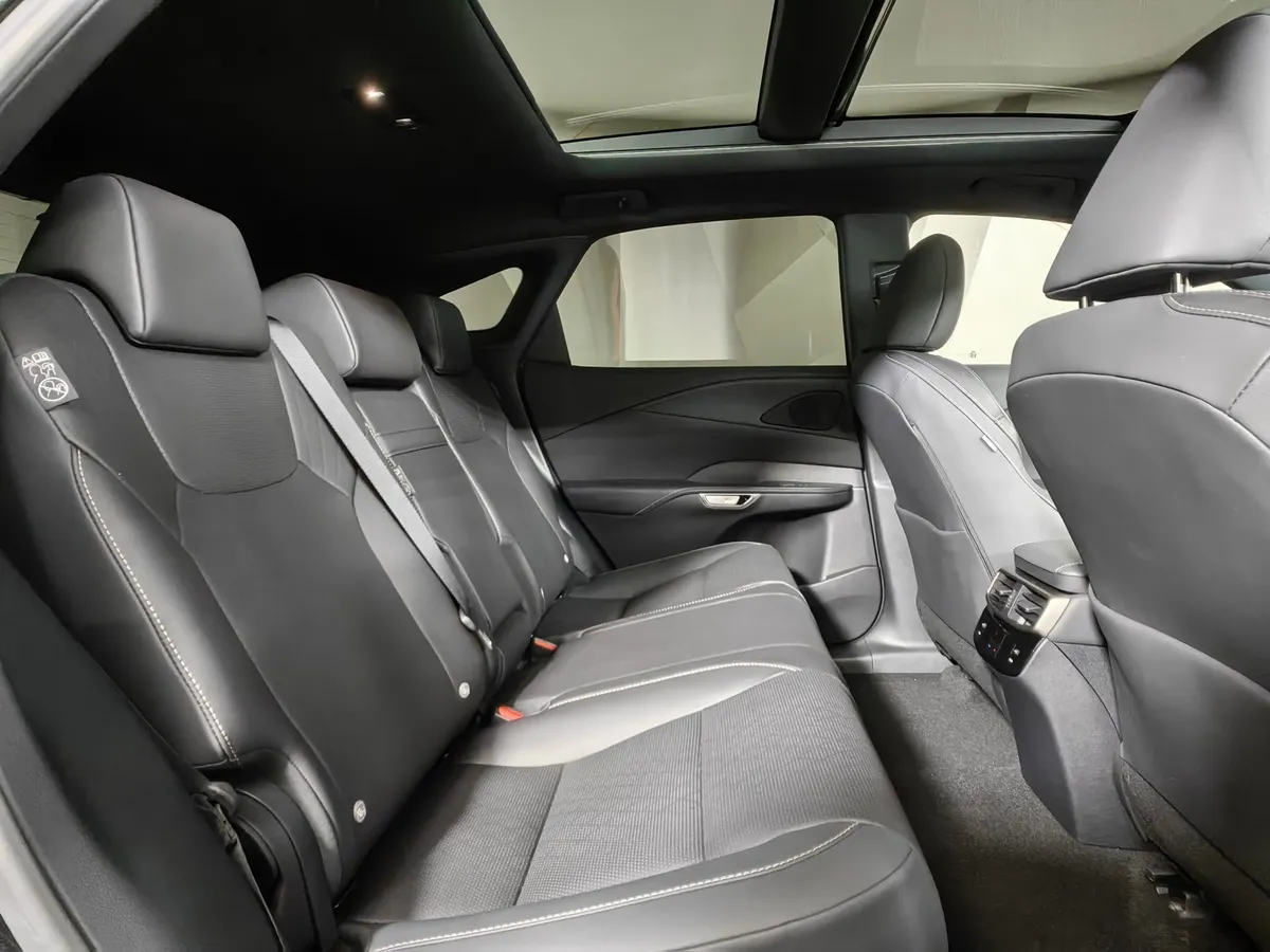 Lexus RX 350 AT AWD (279 л.с.) Executive Черный в АВИЛОН. Слайд №15
