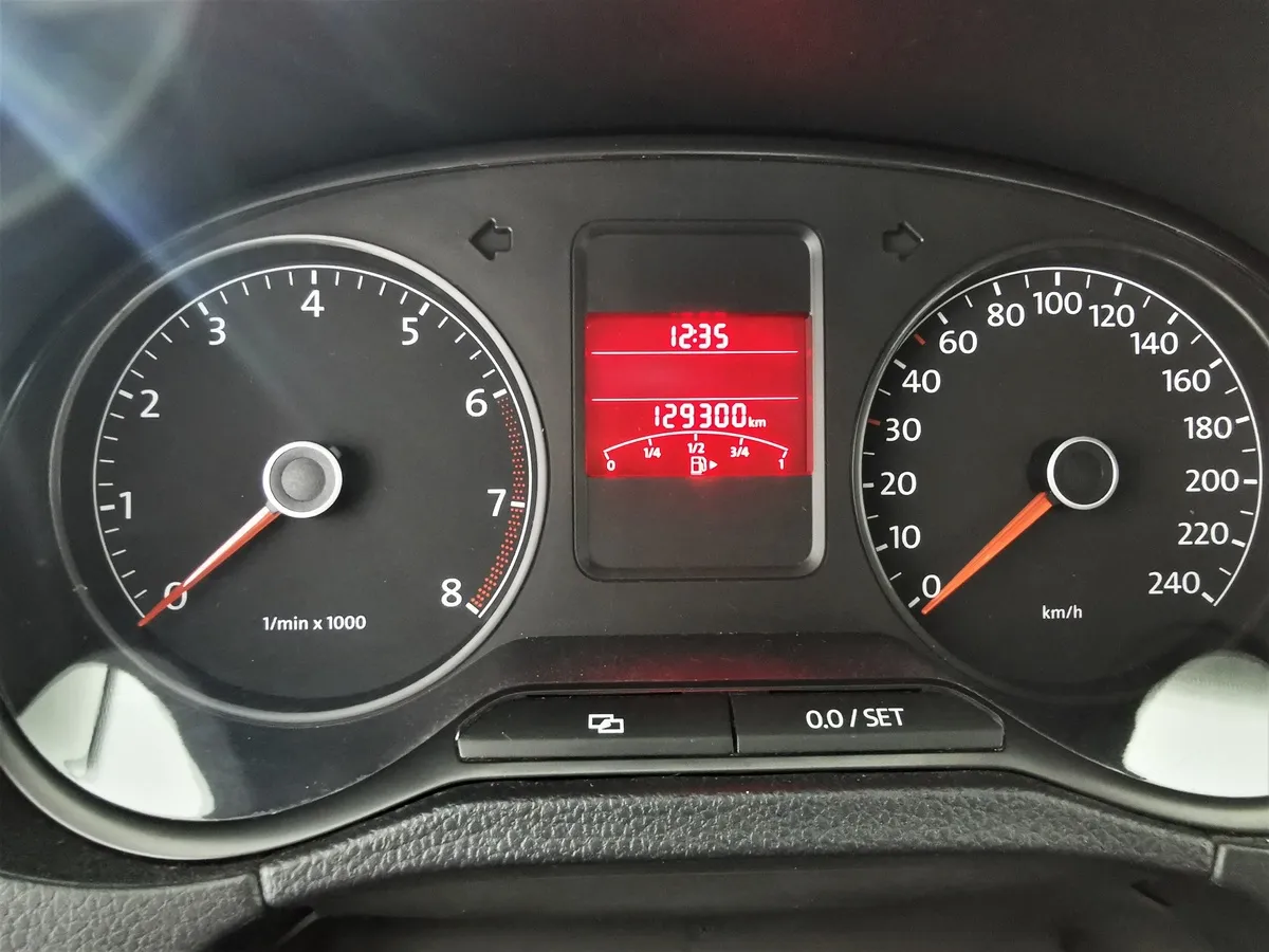 Volkswagen Polo 1.6 MT (105 л.с.) Белый в АВИЛОН. Слайд №17