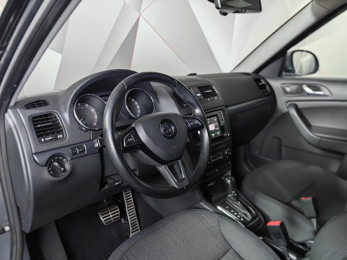 Skoda Yeti 1.8 TSI 4x4 DSG (152 л.с.) Серый в АВИЛОН. Слайд №18