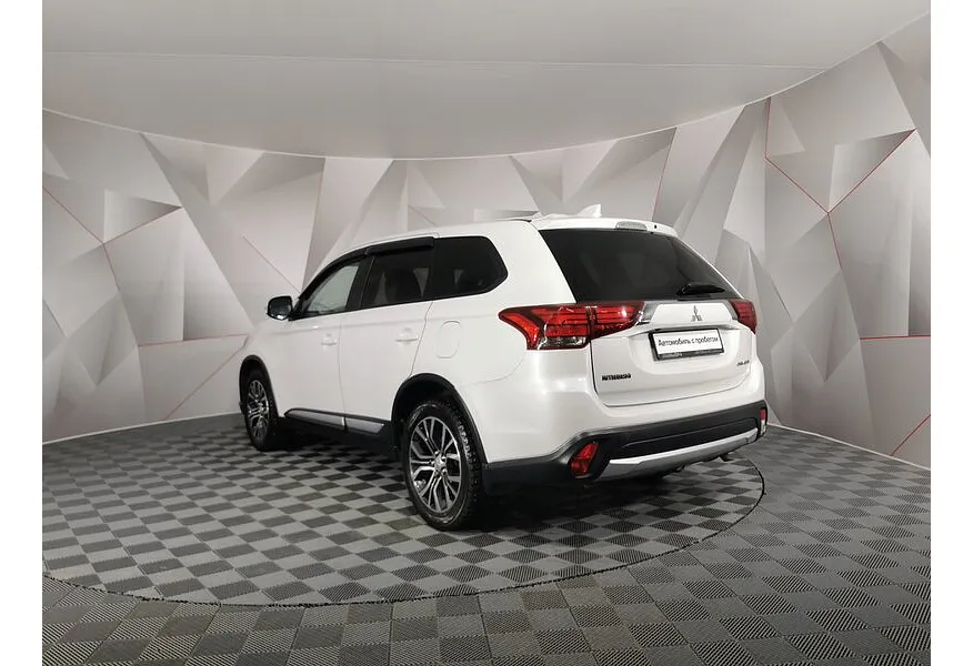 Mitsubishi Outlander 2.0 CVT 4WD (146 л.с.) Белый в АВИЛОН. Слайд №4