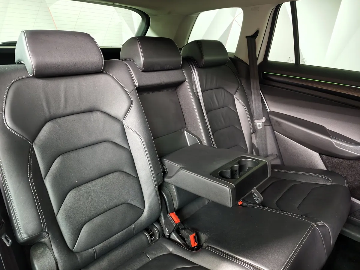 Skoda Kodiaq 2.0 TSI DSG 4X4 (180 л.с.) Белый в АВИЛОН. Слайд №17