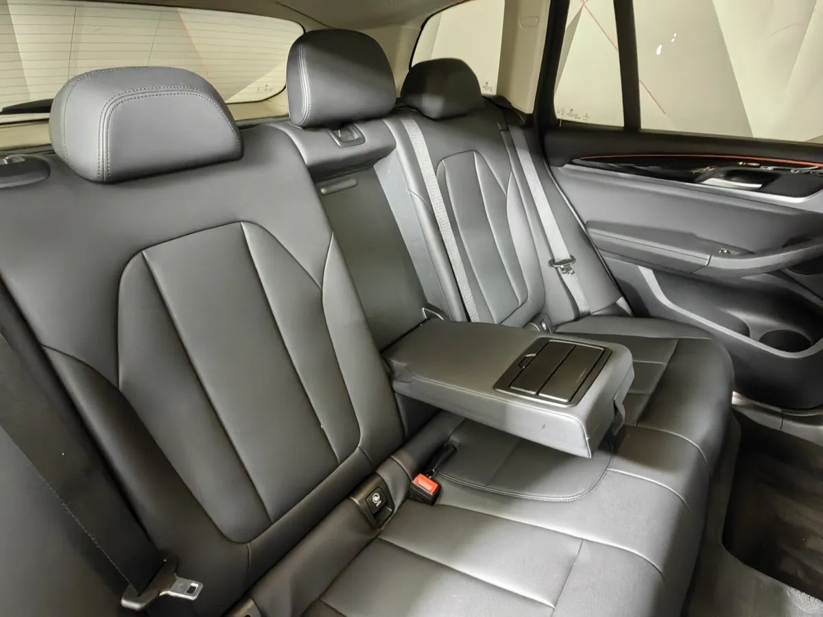 BMW X3 xDrive20i AT (184 л.с.) Urban Серый в АВИЛОН. Слайд №14