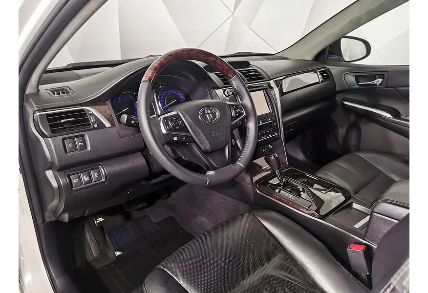 Toyota Camry 3.5 AT (249 л.с.) Белый в АВИЛОН. Слайд №18 Toyota Camry 3.5 AT (249 л.с.) Белый в АВИЛОН. Слайд №18