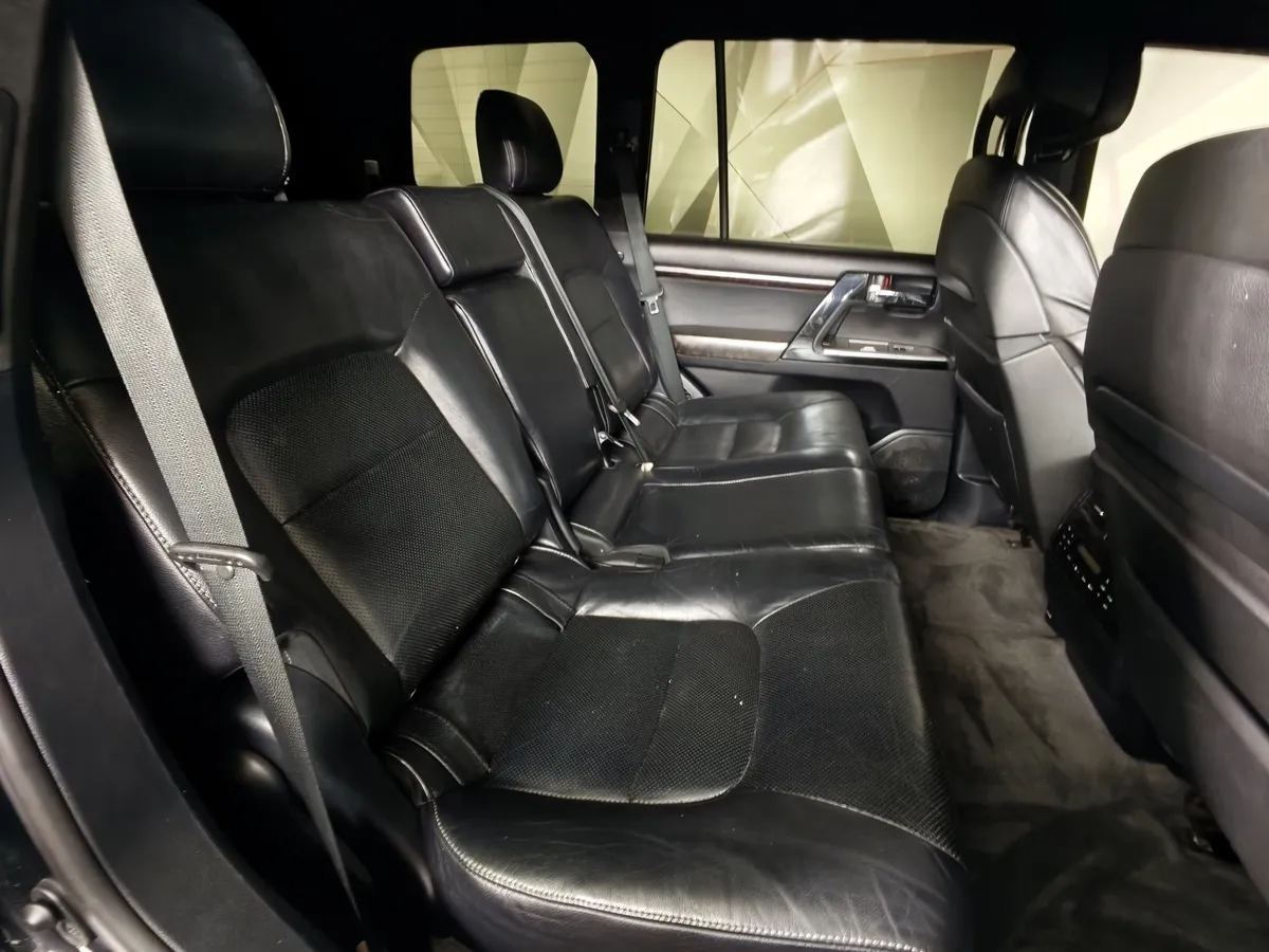 Toyota Land Cruiser 4.5 Twin-Turbo D AT 4WD (5 мест) (235 л.с.) Престиж Черный в АВИЛОН. Слайд №15